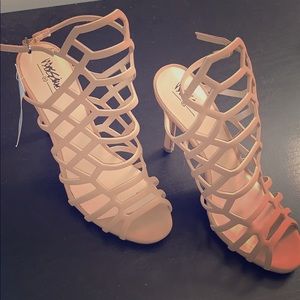 Missimo High Heels Size 8 Color Tan/Kylea